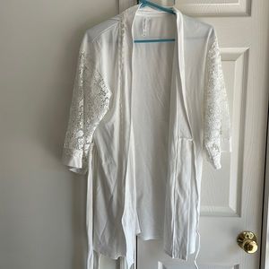 Flora Nikorooz Robe Size Small